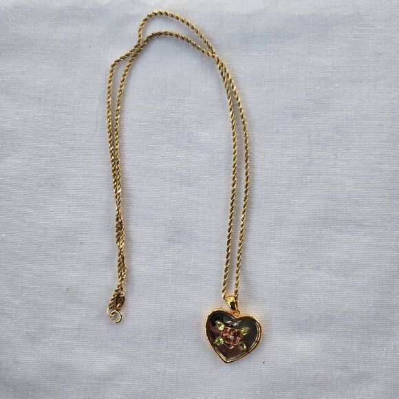 Vintage Heart Rose Pendant Genuine peridot and Diamond for Sisters Danbury Mint - Picture 6 of 7